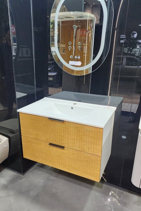 مغسلة خشب محزّزة معلّقة مع حوض سيراميك مدمج